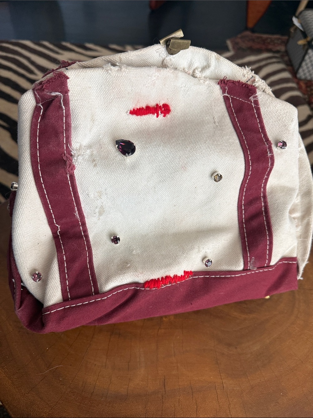 THE IT SUMMER BAG - THE BOAT-YARD | THE CLUTCH IN VINTAGE WINE - Picture 10 of 13